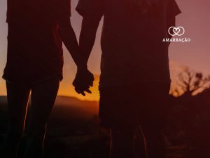 Qual a melhor simpatia para unir casal